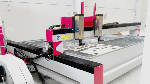 Wasserstrahlschneidemaschine