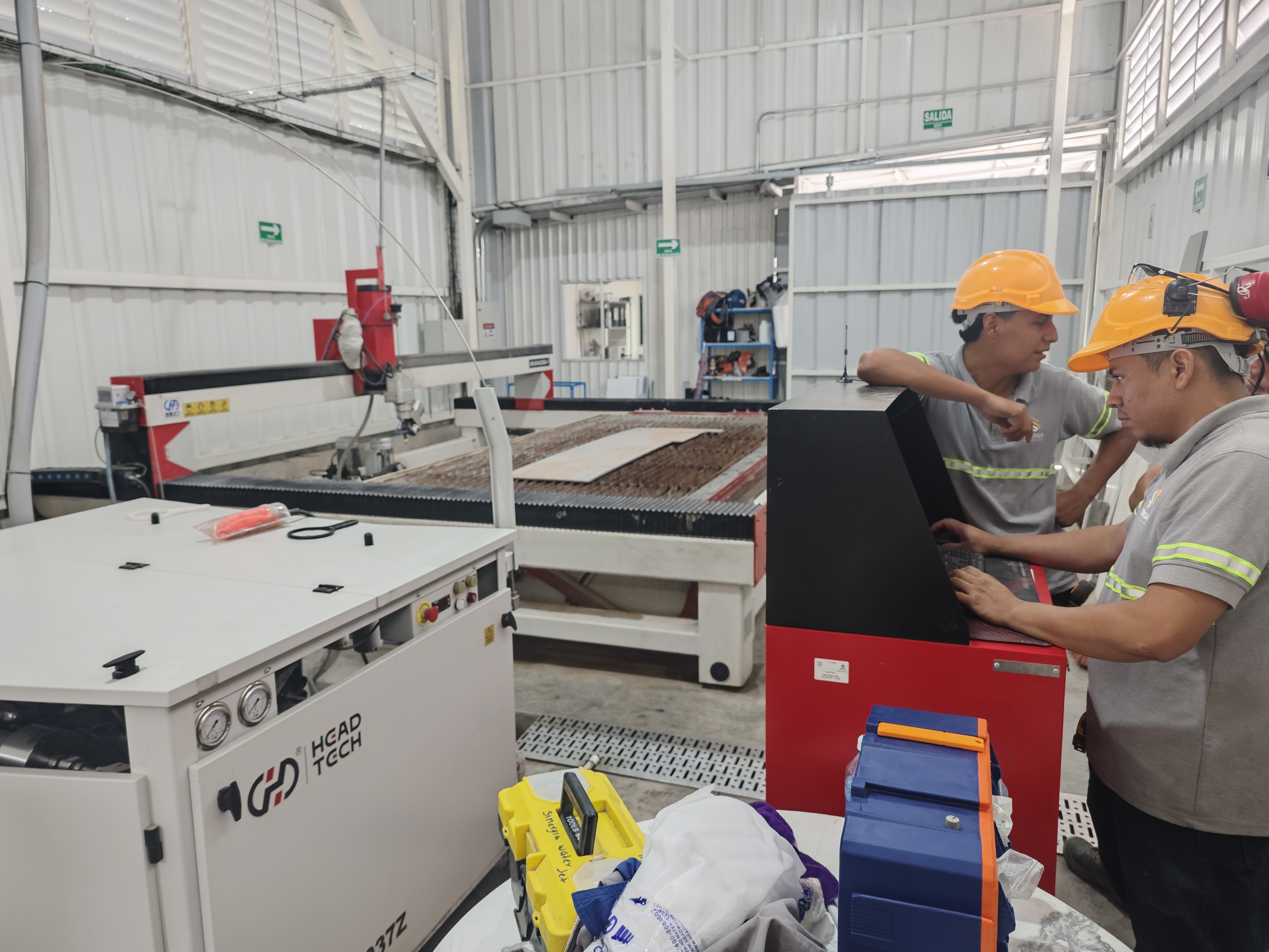 客户在工作 (2).jpg